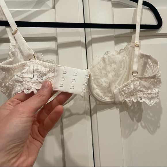 Cream Lace Underwire Bra - Picture 5 of 5